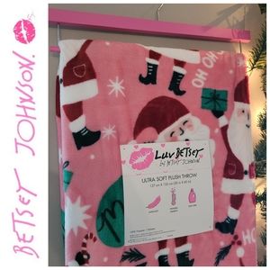 🔥🔥**NEW** Betsey Johnson💗Jolly Santa Throw Blanket